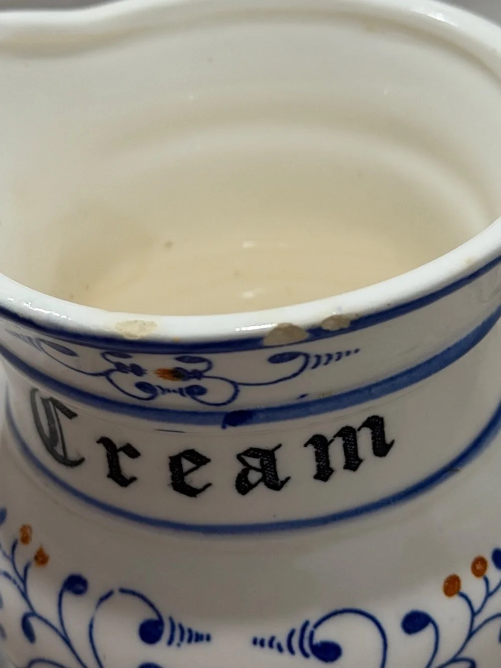 Royal Sealy vintage royal